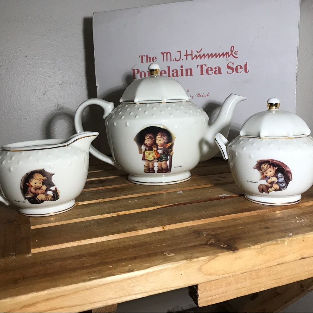 Hummel Stormy Weather Porcelain Tea Set - Picture 3 of 16